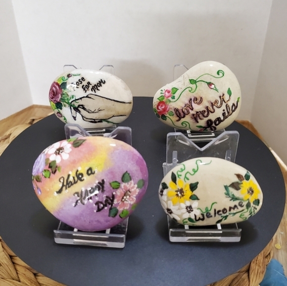 Hand painted Inspirational Word rock "Love Never Fails" with roses - Picture 7 of 7